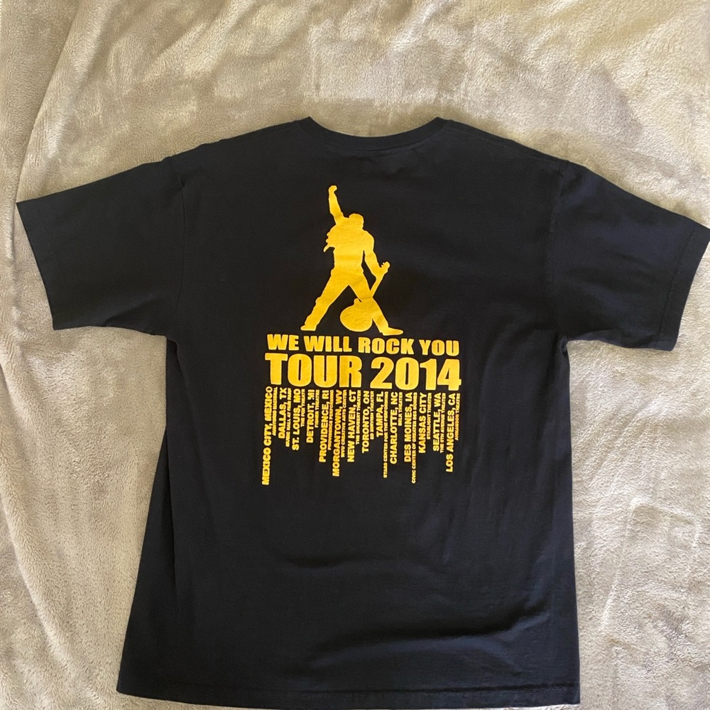 2014 We Will Rock You Tour T Shirt - Picture 5 of 5